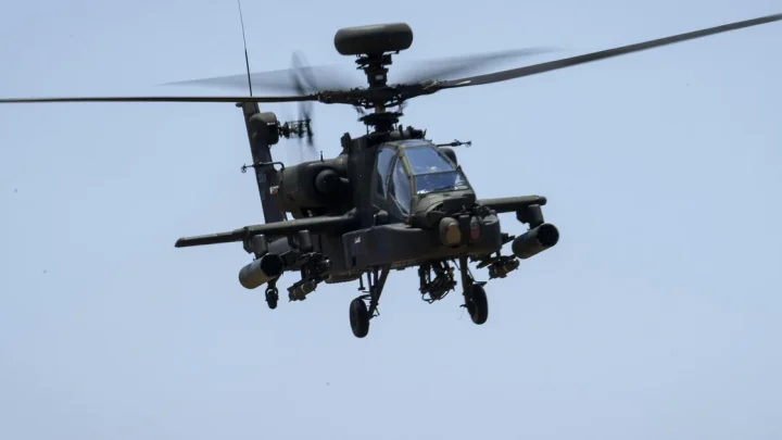 U.S. crew saved in first-ever sea drone rescue after Apache helicopter crash near Strait of Hormuz