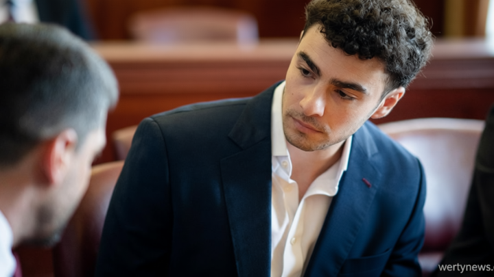 Luigi Mangione’s legal team withdraws psychiatric defense in New York murder trial