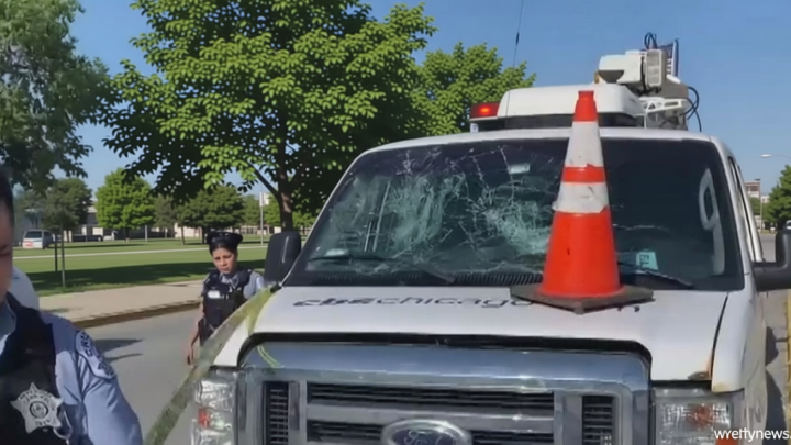 CBS Chicago reporter, photographer attacked by 3 men near Adler Planetarium
