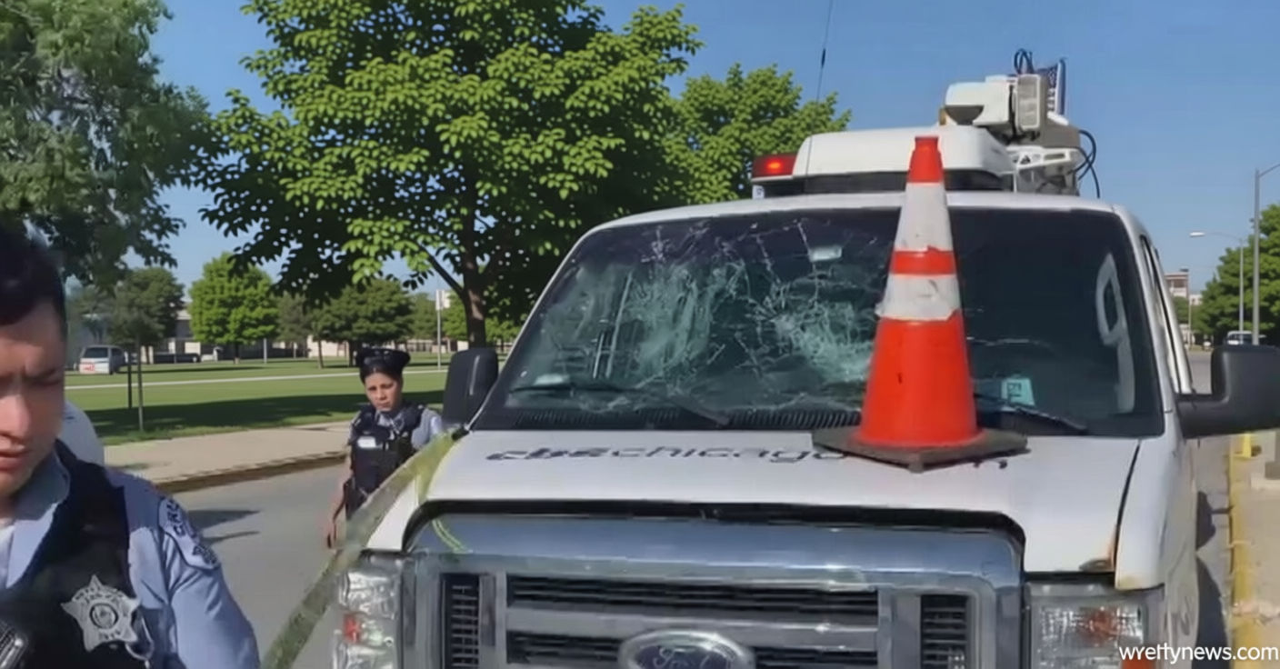 CBS Chicago reporter, photographer attacked by 3 men near Adler Planetarium
