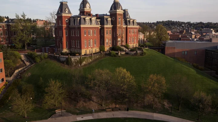 5 taken to the hospital after strong winds at NCAA tournament in West Virginia