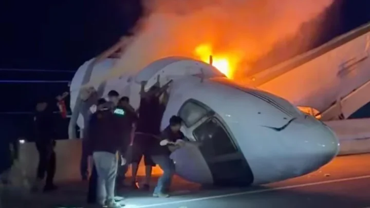 Dramatic rescue efforts after fiery small plane crash in Laredo, Texas, kills 1