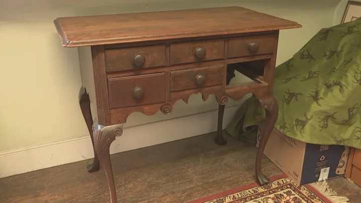 Descendant of Betsy Ross donates sewing table to her house and will stop in Philadelphia on historic bike ride