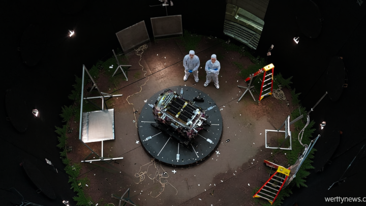 NASA prepares to launch daring rescue to save aging telescope from falling to Earth