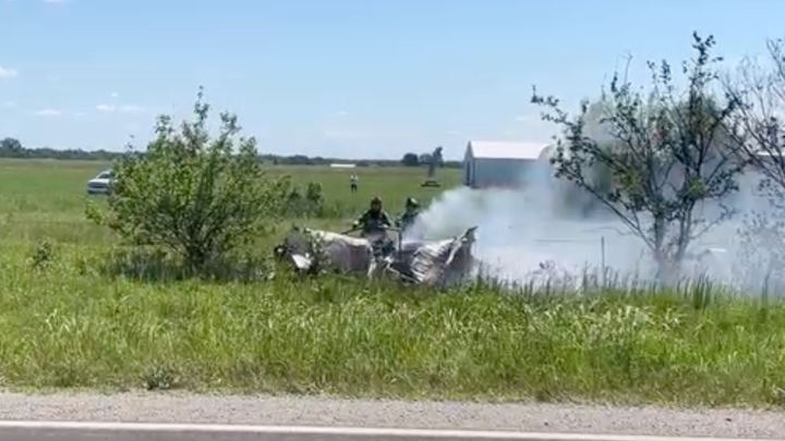 11 skydivers and pilot killed in plane crash near Kansas City