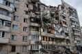 A Ukrainian volunteer repaired an apartment building after a Russian strike. A month later, it was hit again.