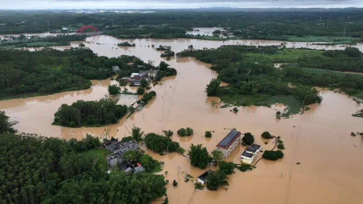39 killed in southern China flooding after days of heavy rain