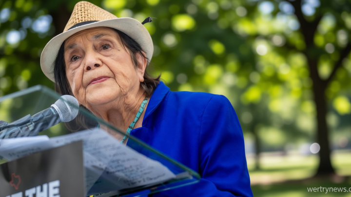 Labor activist Dolores Huerta says Trump “does not know history” with past comments on Mexican people
