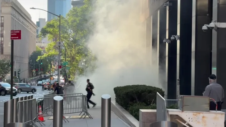 Explosion outside New York federal building in Manhattan apparently caused by fireworks, sources say