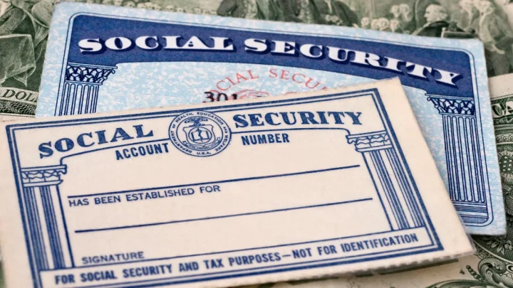 Senators introduce bipartisan plan to tackle Social Security insolvency