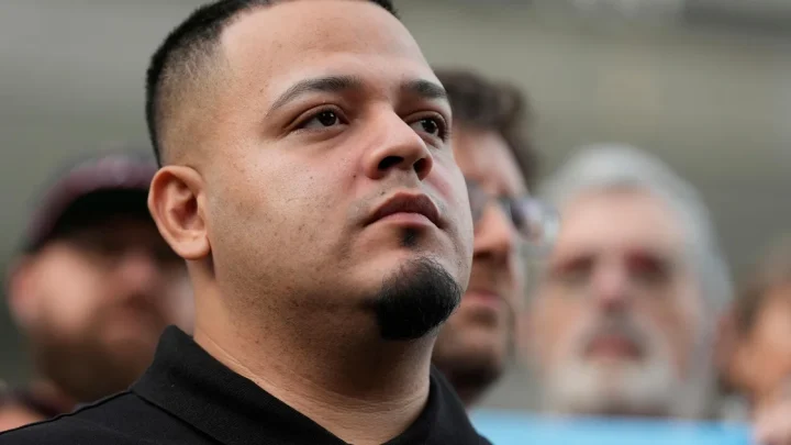 Justice Department asks court to reinstate criminal charges against Kilmar Abrego Garcia