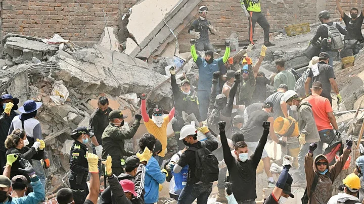 Colombia earthquake death toll rises as frantic search for survivors continues