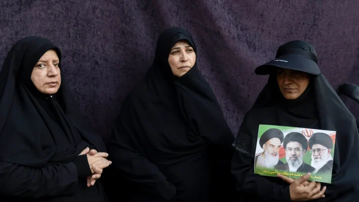 Live Updates: Tehran says Strait of Hormuz “under Iran’s control” after Trump threatens U.S. might “keep it”