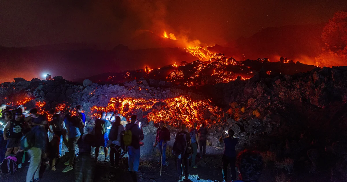 mount-etna-2289896808