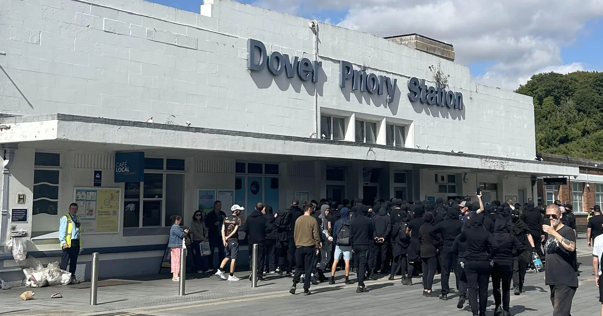 dover-uk-protest-2293091415